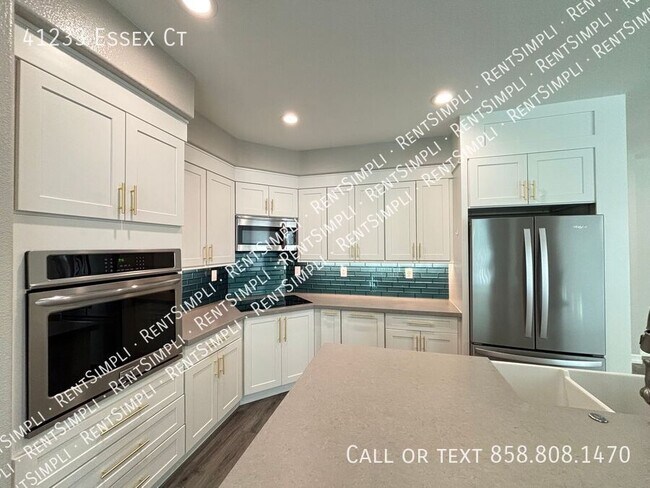 Building Photo - 41233 Essex Ct