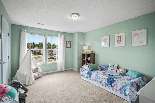 Building Photo - 3071 Liberty Ledges Dr