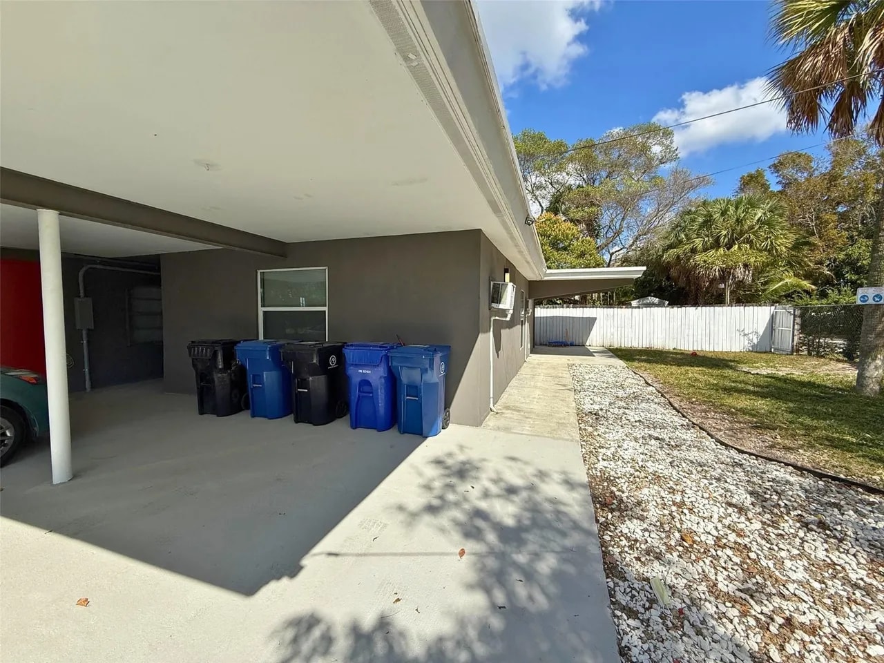 Building Photo - 1390 Riverland Rd