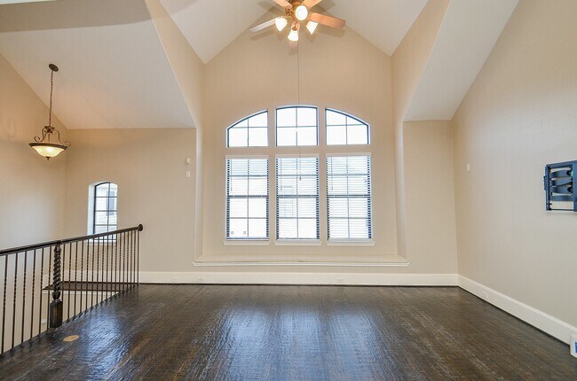 Building Photo - 1307 Studer St