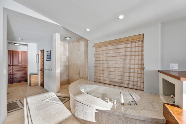 Building Photo - GORGEOUS CUSTOM BEACH HOME - Solimar Beach...