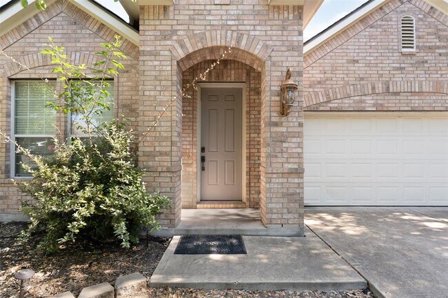 Building Photo - 2800 Mission Tejas Dr