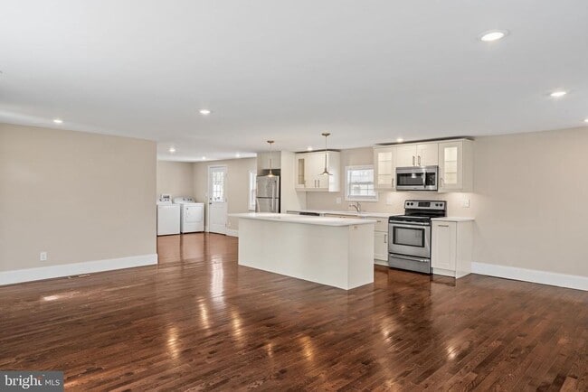 Building Photo - 2730 Old Cedar Grove Rd