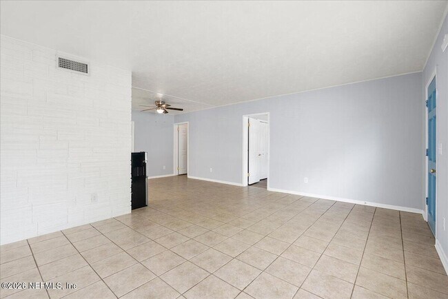 Building Photo - 11634 Marina Dr