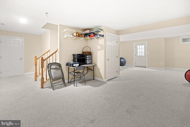 Building Photo - 6430 Bellevue Pl