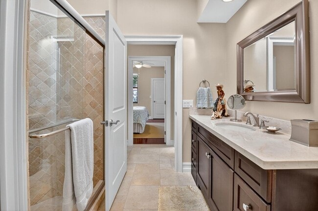 Building Photo - 5850 NW 21st Ave