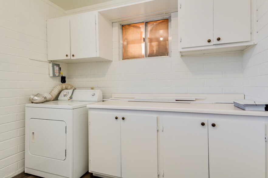 Building Photo - 5333 E Adobe Rd