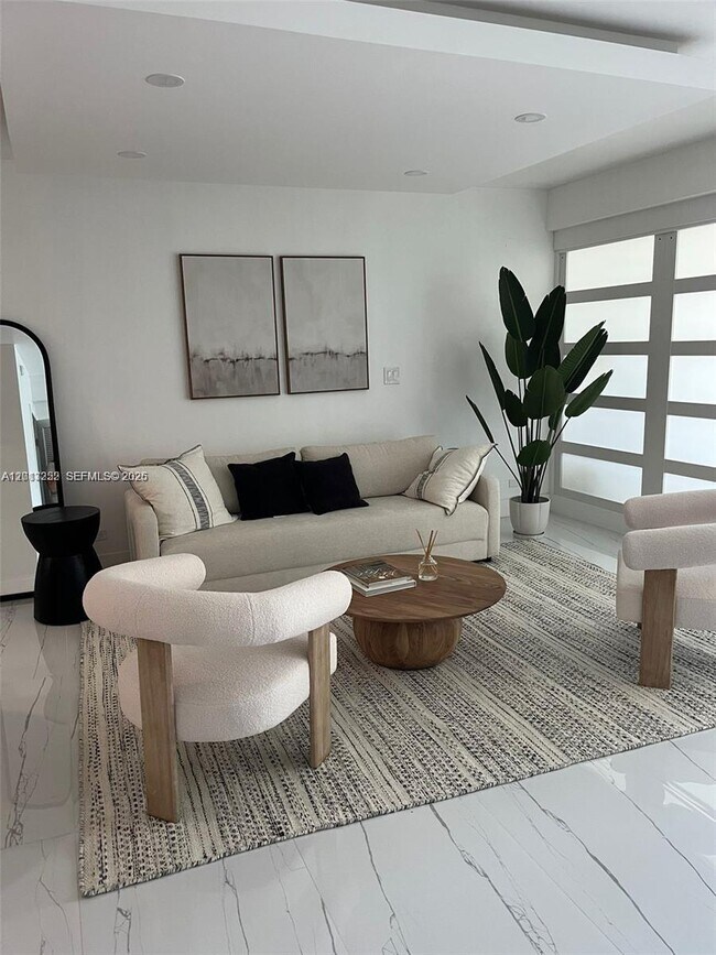 Building Photo - 2301 Collins Ave