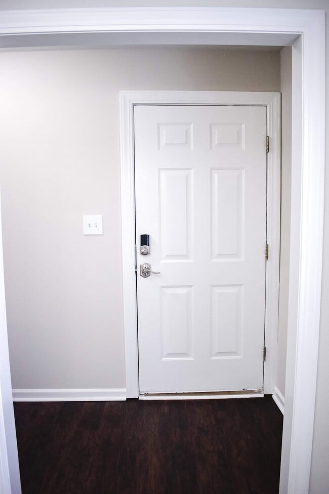Building Photo - Deveron Townhome