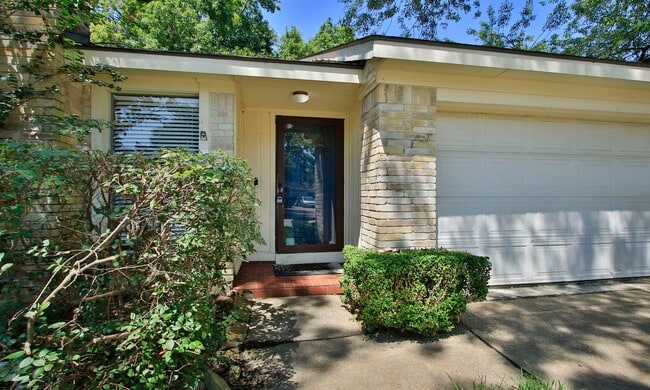 Building Photo - 21306 Park Run Dr