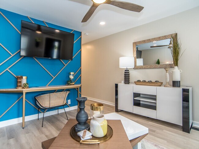 Building Photo - **OFFERING 1/2 OFF FIRST MONTH'S RENT FOR 9+ MONTH LEASE, REFUNDABLE APPLICATION FEES & $100 MOVE...