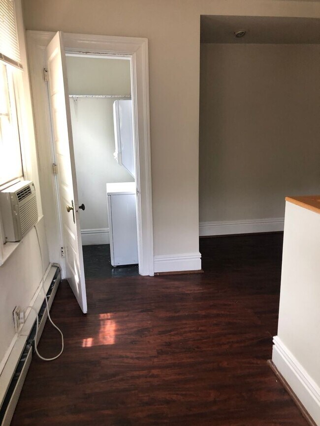 Building Photo - 312-1 South Upper – Available Fall 2026