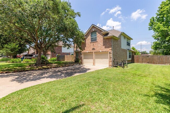 Building Photo - 18714 Racquet Sports Way