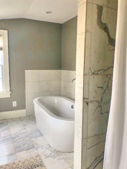 Master Bath - 512 13th St NW