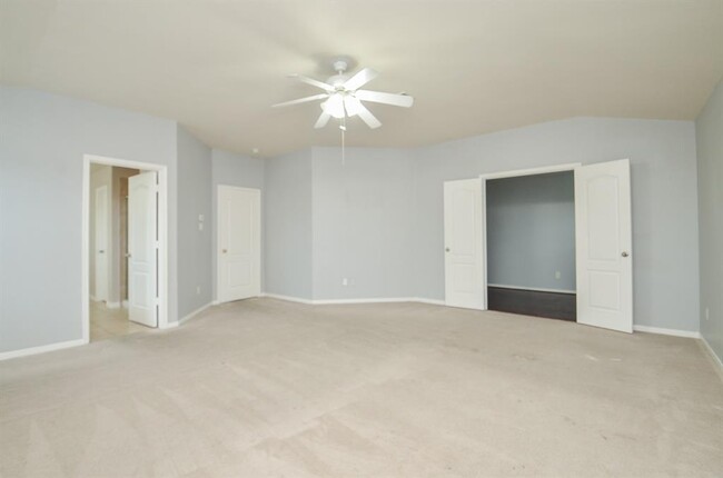 Building Photo - 2707 Roaring Oaks Ln