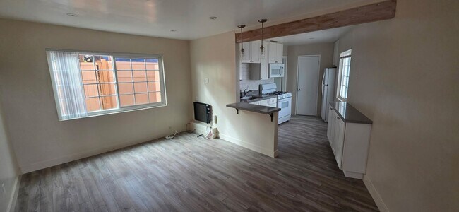 Building Photo - North Park 2bed/2bath with parking