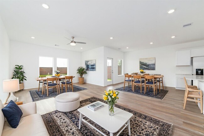 Building Photo - 6007 Bella Breeze Dr