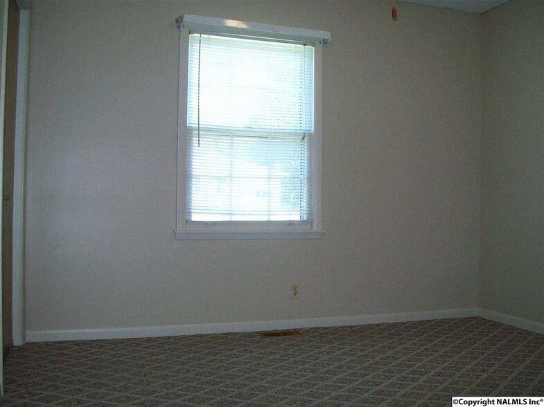 Building Photo - 11318 Crestfield Dr SE