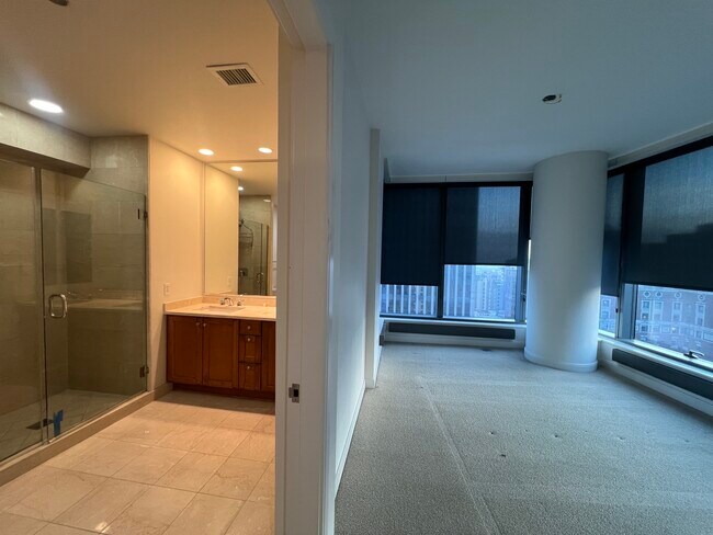 Building Photo - 60 E Monroe St