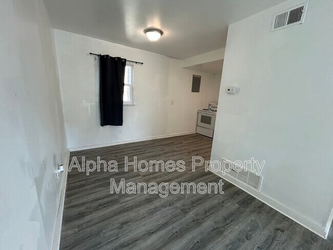 Building Photo - 59 Stevens Ave