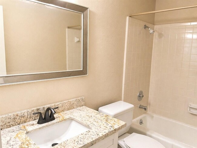 Building Photo - 2007 Crystal Shore Dr