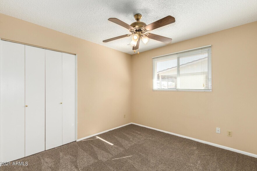 Building Photo - 3106 S Los Feliz Dr