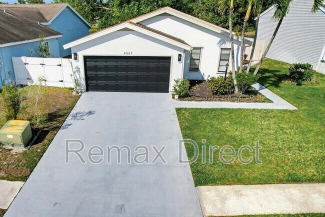 Building Photo - 4567 Brook Dr