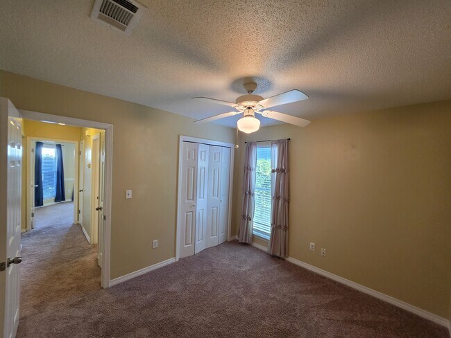 Building Photo - 148 Meadowbrook Ct
