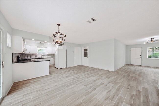Building Photo - 9631 Truscon Dr
