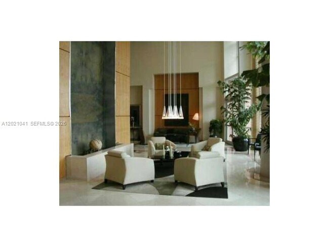 Building Photo - 1155 Brickell Bay Dr