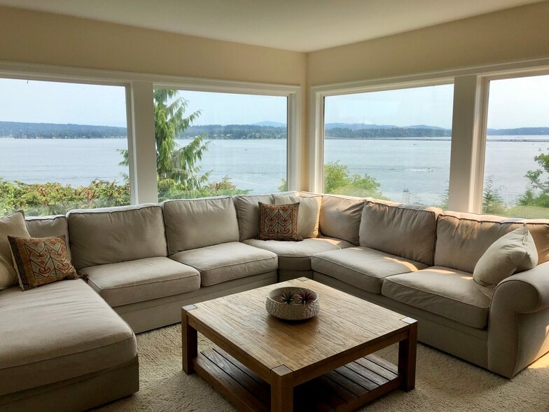 Building Photo - 3850 50th Ave NE