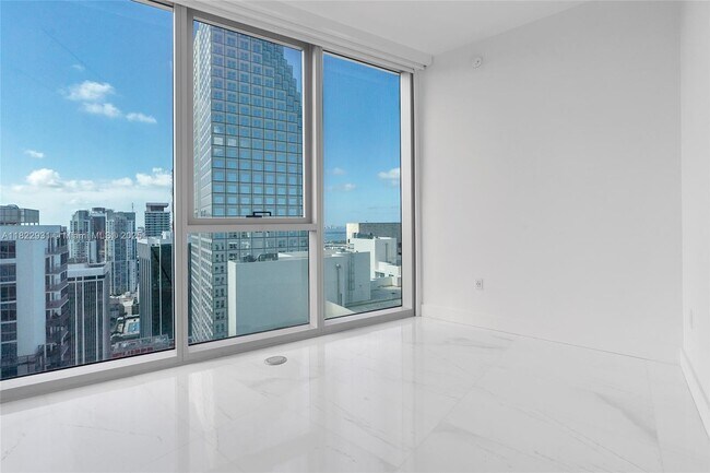 Building Photo - 300 Biscayne Blvd Way