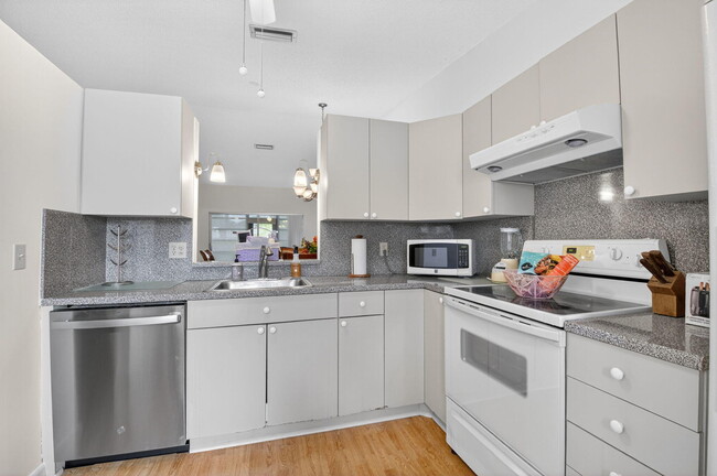Building Photo - 18833 Argosy Dr