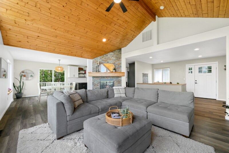 Building Photo - 3783 Westhills Pl