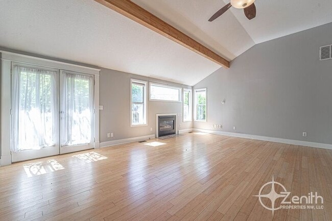 Building Photo - 2819 NE 54th St