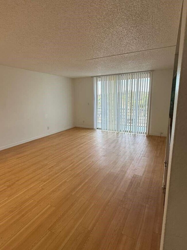 Building Photo - 408 NW 68th Ave