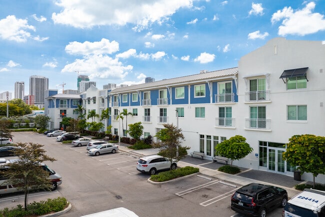 Building Photo - Father Marquess - Barry Apartments