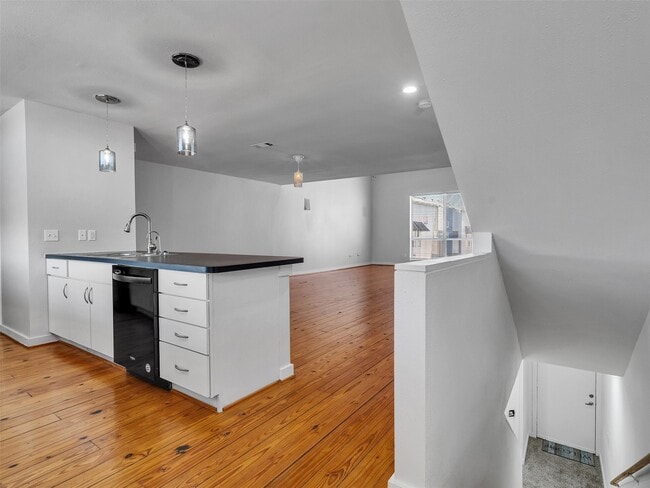 Building Photo - 6935 Yellowstone Way Dr