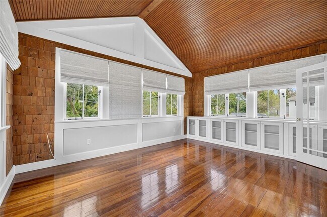 Building Photo - 3003 W Harbor View Ave