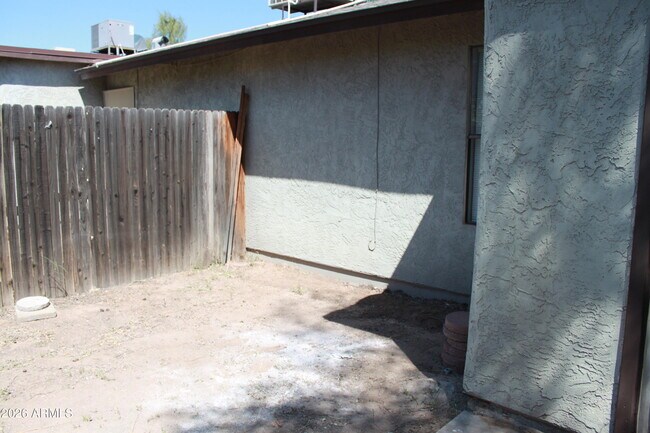 Building Photo - 44 S Williams