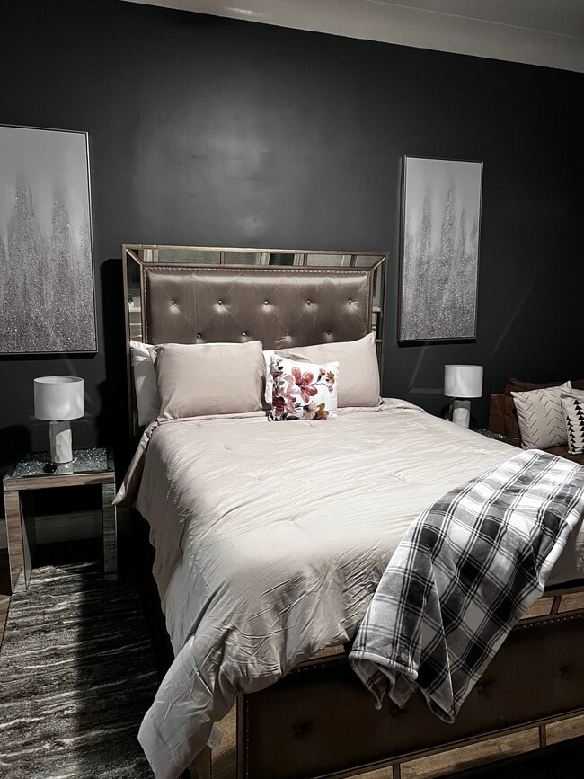 Building Photo - 2832 Stanton Ave