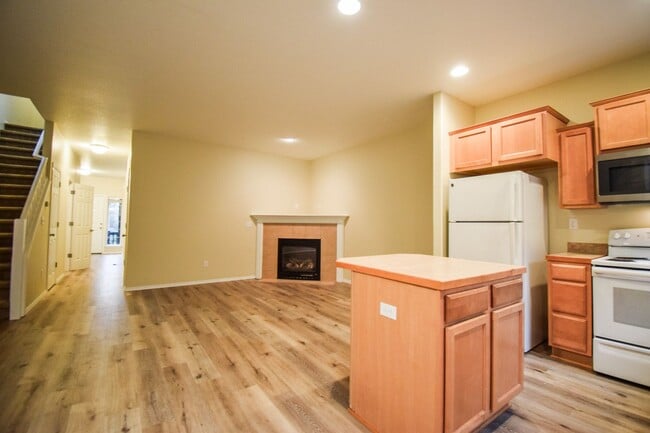 Building Photo - Beautiful Home in Amazing Neighborhood!