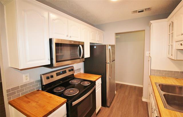 Building Photo - 4744 Meadow Trail Dr