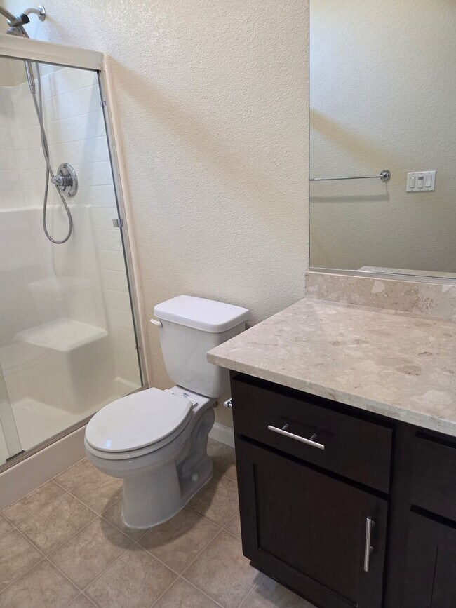 Building Photo - 1443 Greenbrier Dr