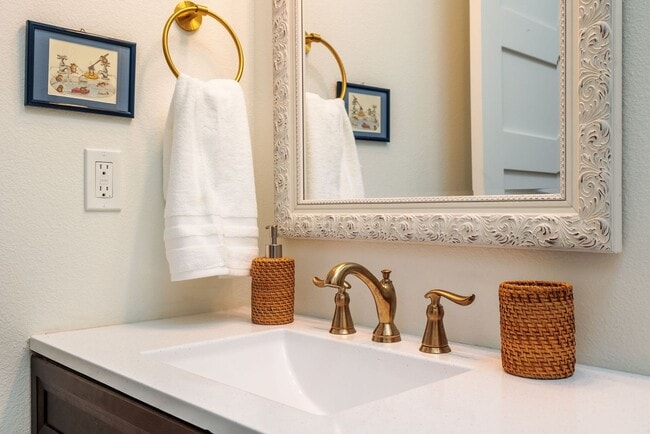 Building Photo - Beautifully remodeled bungalow