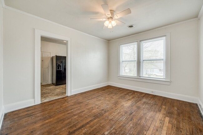 Building Photo - 2 Bedroom 1.5 bath All Brick Ranch in Rock...