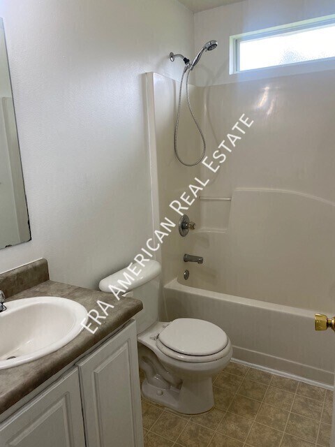 Building Photo - 1324 Jeffrine Dr