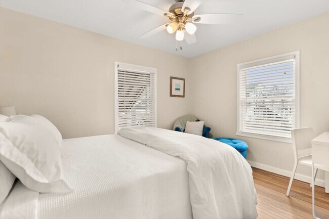 Building Photo - 29 Versailles Ave