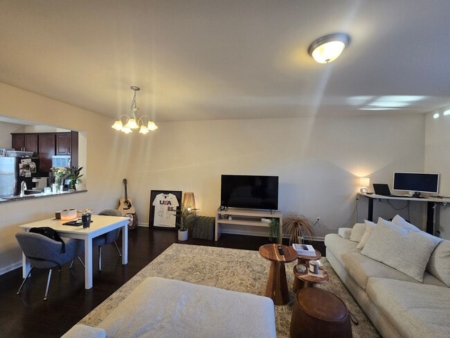 Building Photo - 4BR/3.5BA with 2-Car Garage! Available February 2026