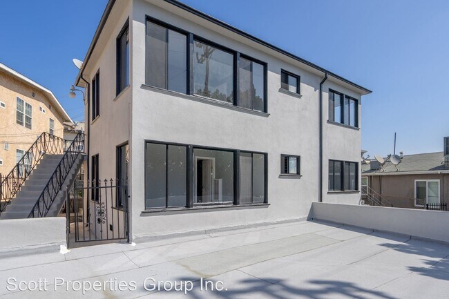 Building Photo - 5623-5633 Venice Blvd